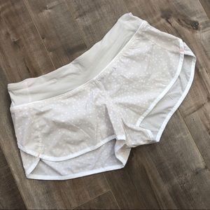 Lululemon Oatmeal Speed Up shorts 2.5” inseam